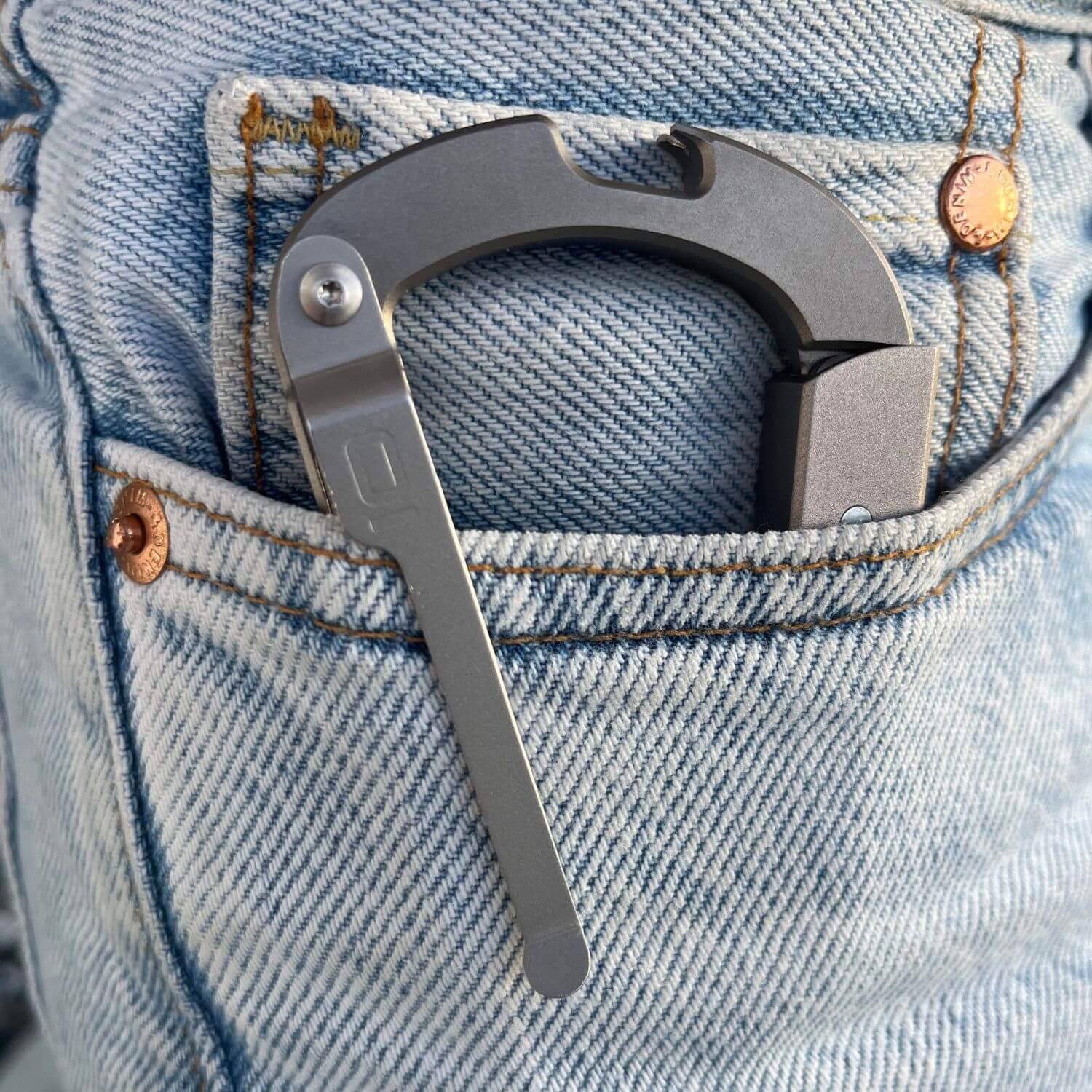 18-in-1 Carabiner